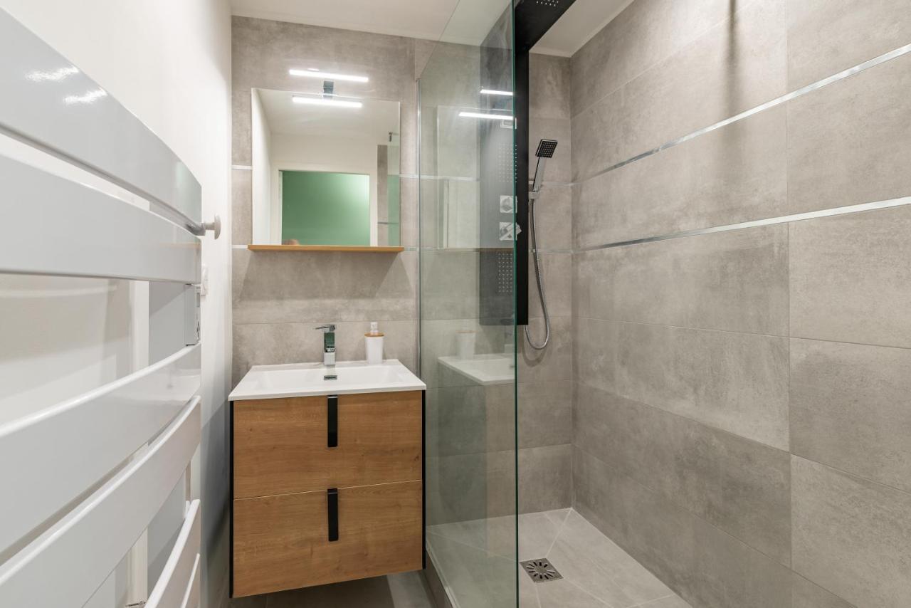 Amja Proche Clinique Saint-Roch Apt 3 Chambres 3 Salles De Bain Parking Gratuit Ideal Famille Groupe Coworking 10 Min Centre Ville 10 Min Plage 5 Min Sortie Autoroute Montpellier Luaran gambar