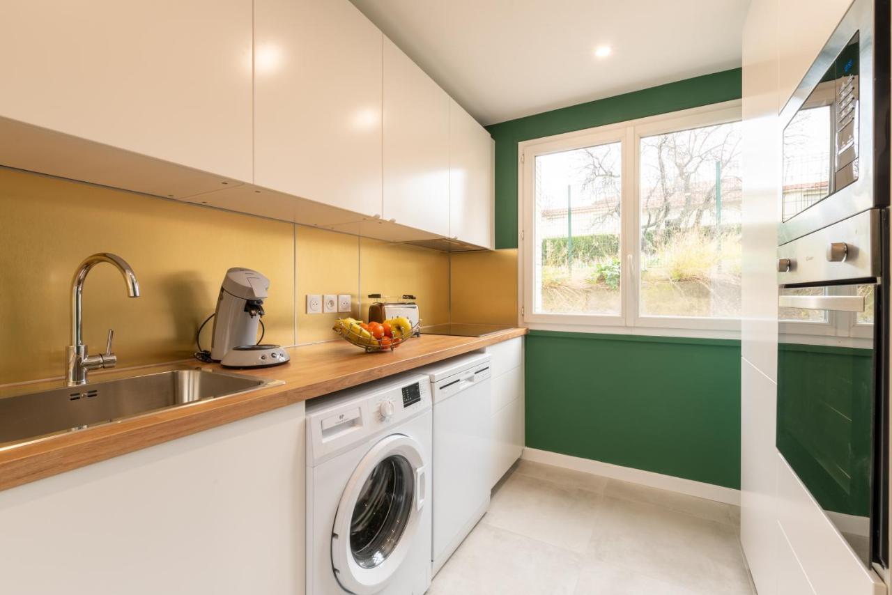 Amja Proche Clinique Saint-Roch Apt 3 Chambres 3 Salles De Bain Parking Gratuit Ideal Famille Groupe Coworking 10 Min Centre Ville 10 Min Plage 5 Min Sortie Autoroute Montpellier Luaran gambar