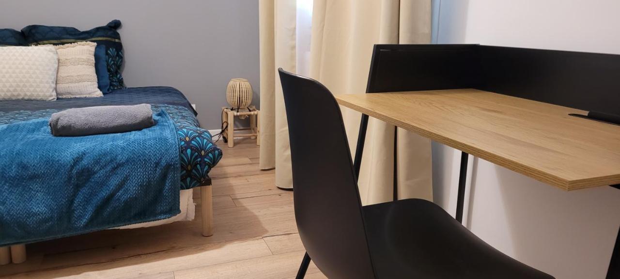 Amja Proche Clinique Saint-Roch Apt 3 Chambres 3 Salles De Bain Parking Gratuit Ideal Famille Groupe Coworking 10 Min Centre Ville 10 Min Plage 5 Min Sortie Autoroute Montpellier Luaran gambar