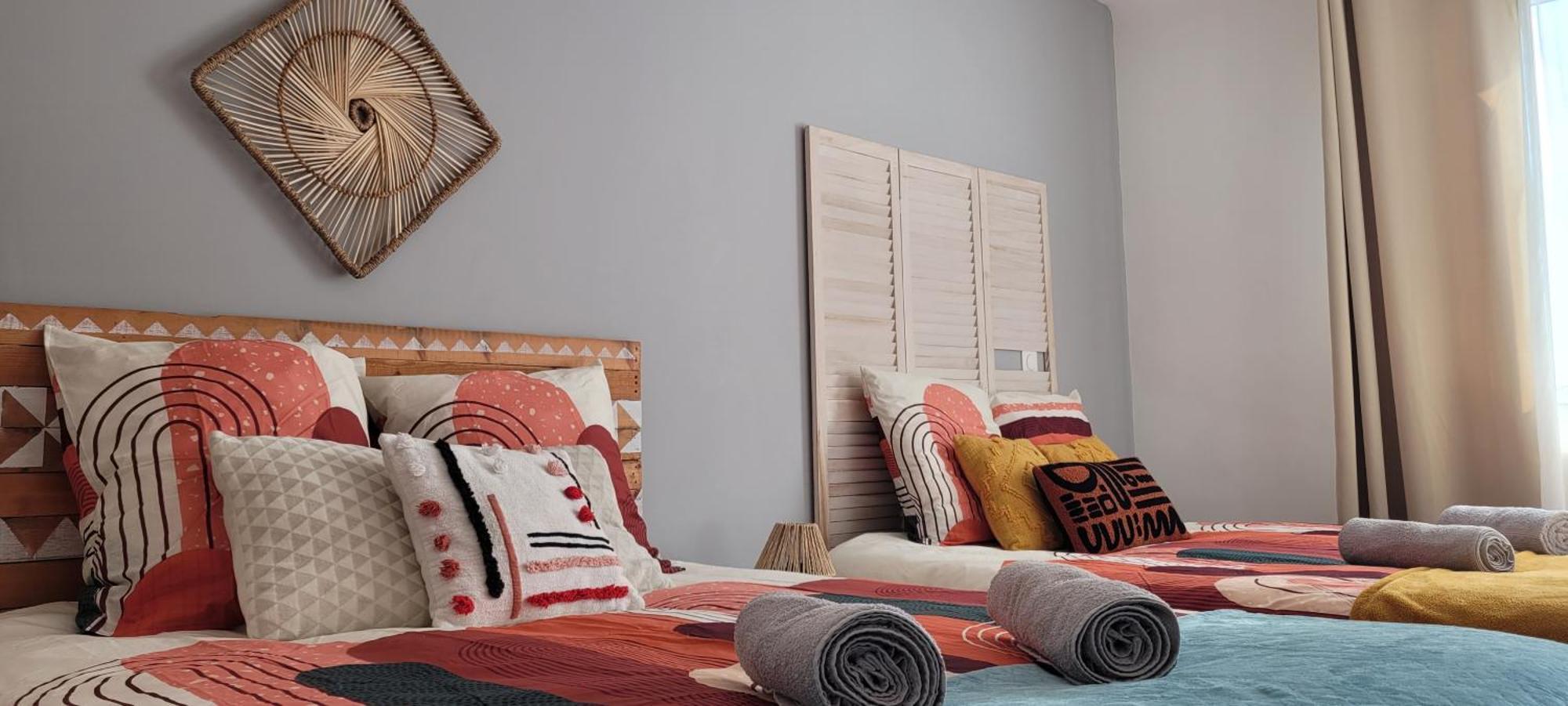 Amja Proche Clinique Saint-Roch Apt 3 Chambres 3 Salles De Bain Parking Gratuit Ideal Famille Groupe Coworking 10 Min Centre Ville 10 Min Plage 5 Min Sortie Autoroute Montpellier Luaran gambar
